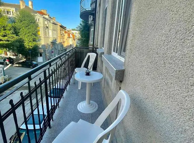 Dream アパート ヴァルナ